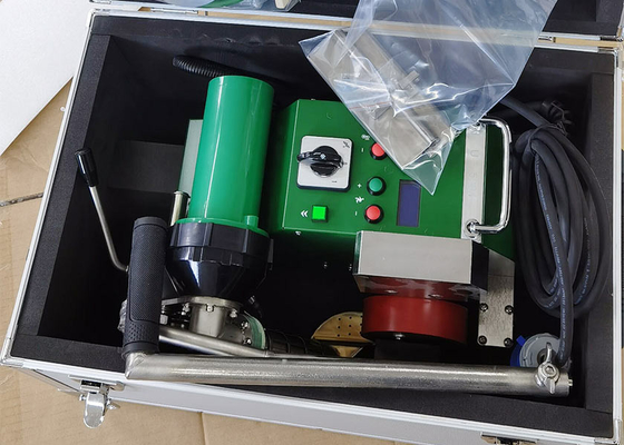 मेम्ब्रेन टेंट के लिए 2800W SWT-UME PVC बैनर वेल्डिंग मशीन